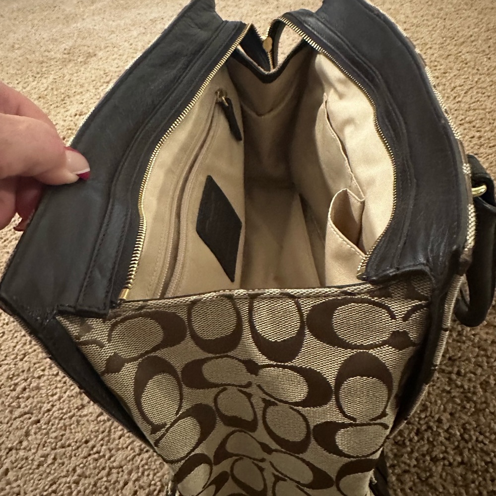 Coach shoulder bag. - Picture 4 of 4